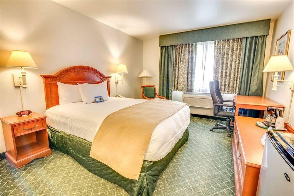 Baymont Inn & Suites By Wyndham Беллингхэм Экстерьер фото