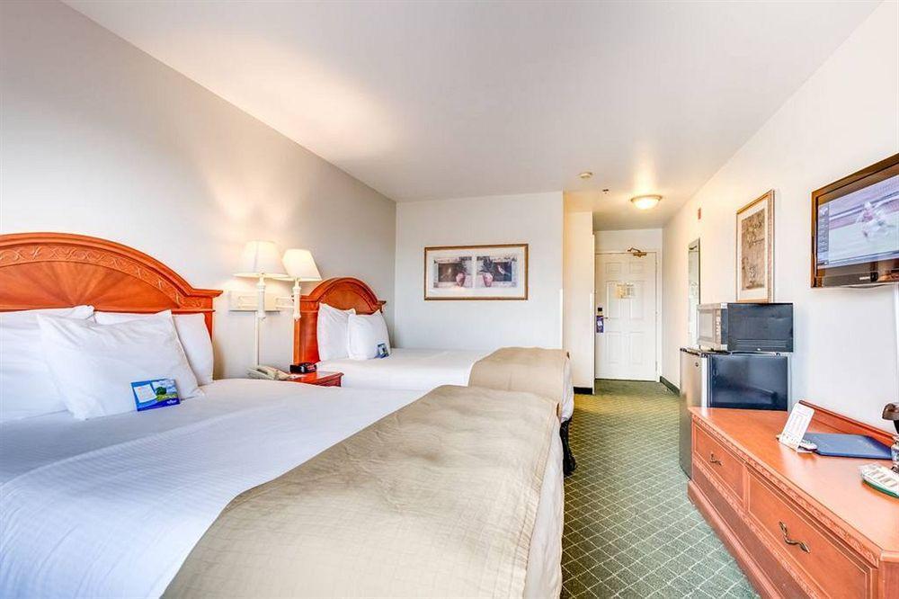 Baymont Inn & Suites By Wyndham Беллингхэм Экстерьер фото